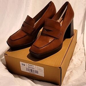 Journee Platform Penny Loafer Pump Women size 10